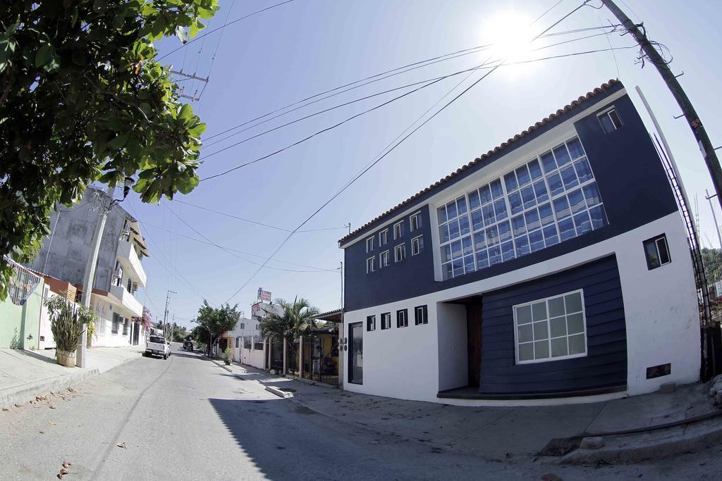 Hostal Azul Y Blanco Santa Cruz Huatulco Bagian luar foto